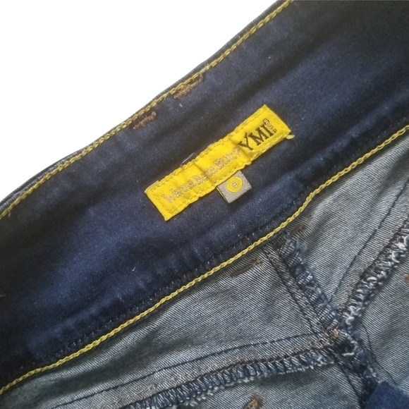 YMI Wannabettabutt? Size 9 Distressed Cuffed Dark Wash Mid Rise Jeans Shorts. - Picture 7 of 7